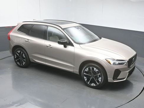 New 2026 Volvo XC60 B5 Plus w/ Protection Package Premier image 42