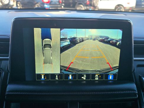 Used 2022 Chevrolet Tahoe RST w/ Luxury Package image 10