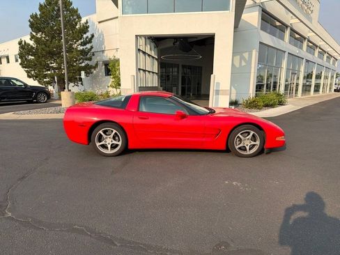Used 2001 Chevrolet Corvette Coupe w/ Preferred Equipment Group2 RWD image 6