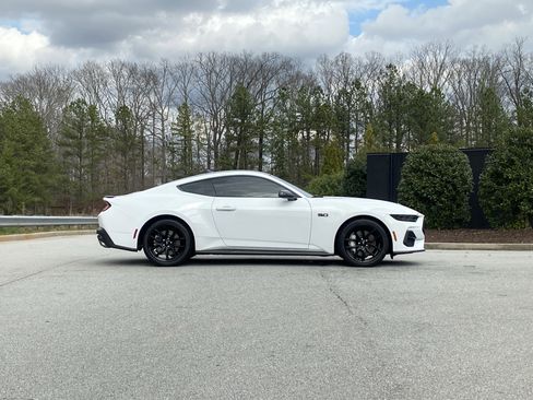 Used 2024 Ford Mustang GT Premium image 5