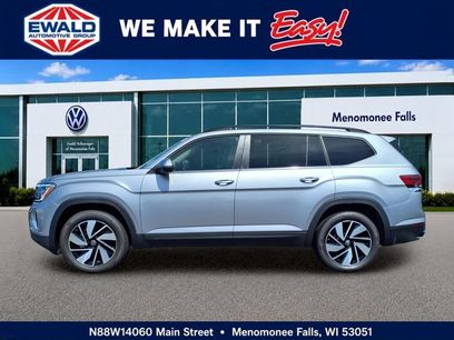 New 2026 Volkswagen Atlas SE w/ Panoramic Sunroof Package