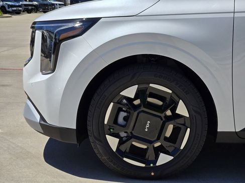 New 2026 Kia Carnival EX FWD image 5