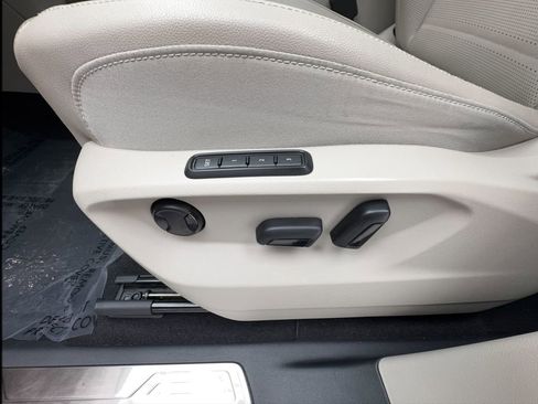 Used 2024 Volkswagen Atlas SEL AWD/4WD image 21