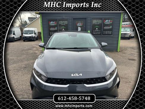Used 2024 Kia Forte LXS image 1