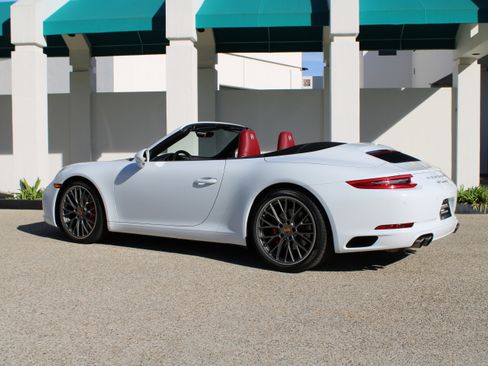 Certified 2019 Porsche 911 Carrera S image 3