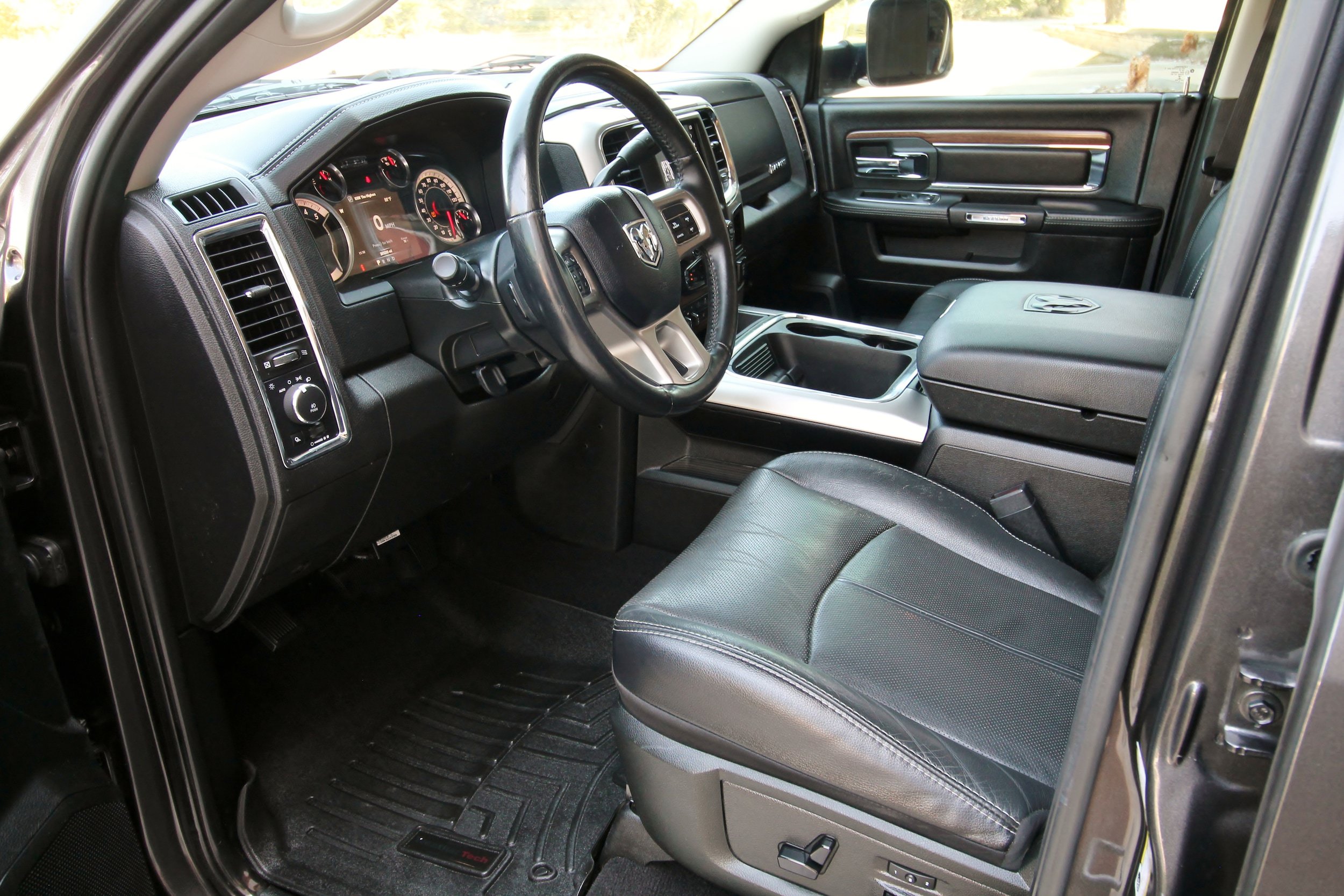 Used 2018 RAM 2500 Laramie w/ Off Road Package AWD/4WD image 23
