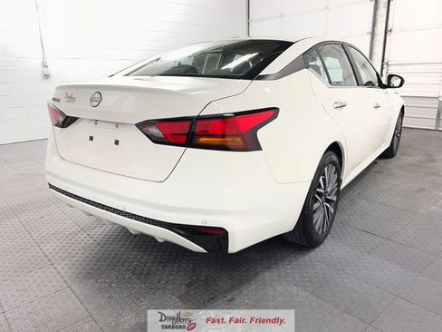 Used 2025 Nissan Altima 2.5 SV FWD image 9