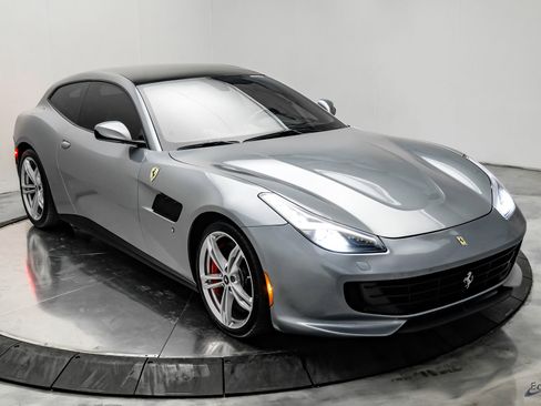 Used 2018 Ferrari GTC4Lusso AWD/4WD image 29