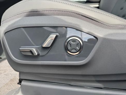 New 2026 Kia EV9 Wind image 12