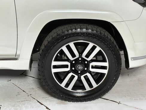 Used 2018 Toyota 4Runner Limited AWD/4WD image 9
