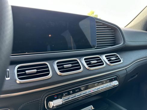 Used 2025 Mercedes-Benz GLS 450 4MATIC image 12