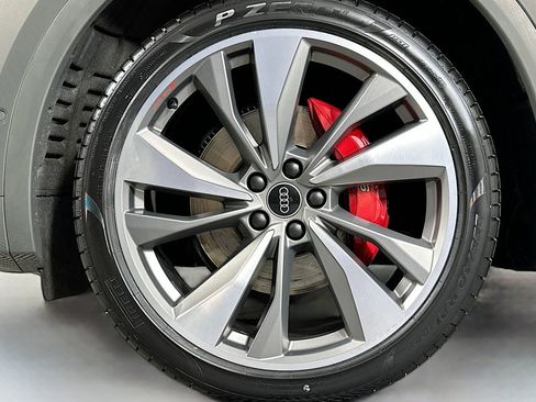 Used 2023 Audi SQ5 Prestige w/ Prestige Package image 11