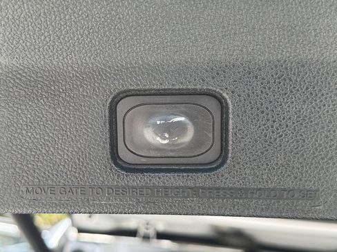 Used 2019 Ford Explorer XLT w/ Equipment Group 201A AWD/4WD image 9