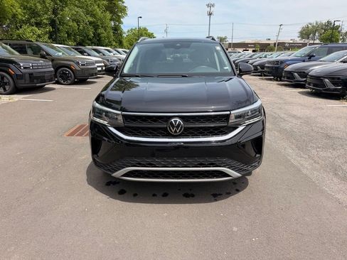 Used 2024 Volkswagen Taos SE FWD image 9