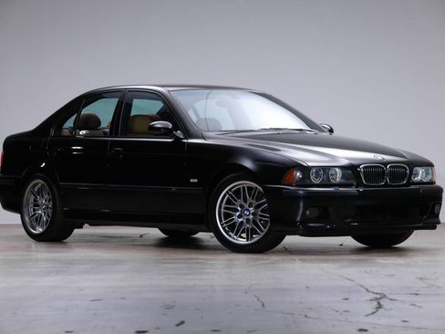 Used 2003 BMW M5 image 3
