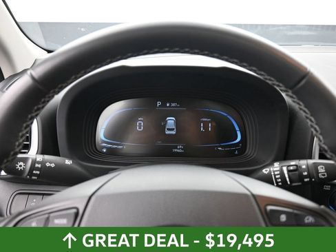 Used 2025 Hyundai Venue SEL FWD image 33