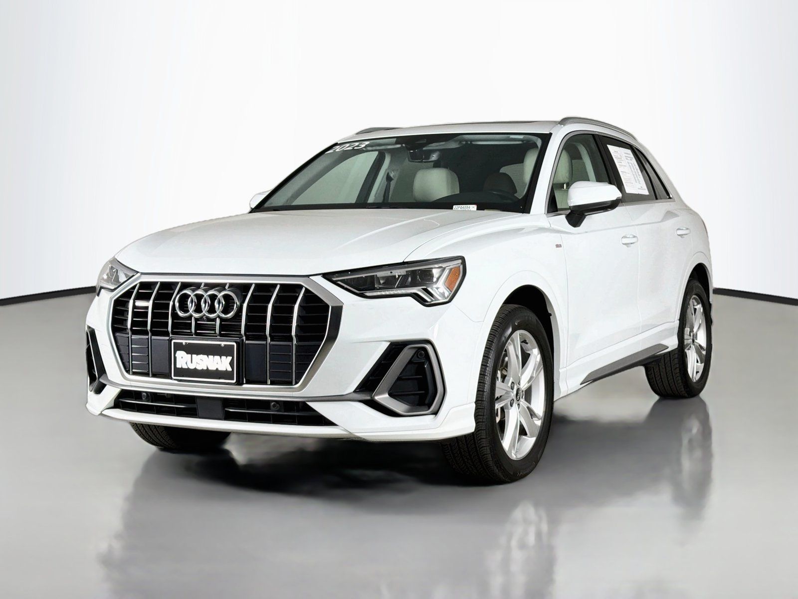 Used 2023 Audi Q3 2.0T Premium Plus w/ Premium Plus Package AWD/4WD image 3