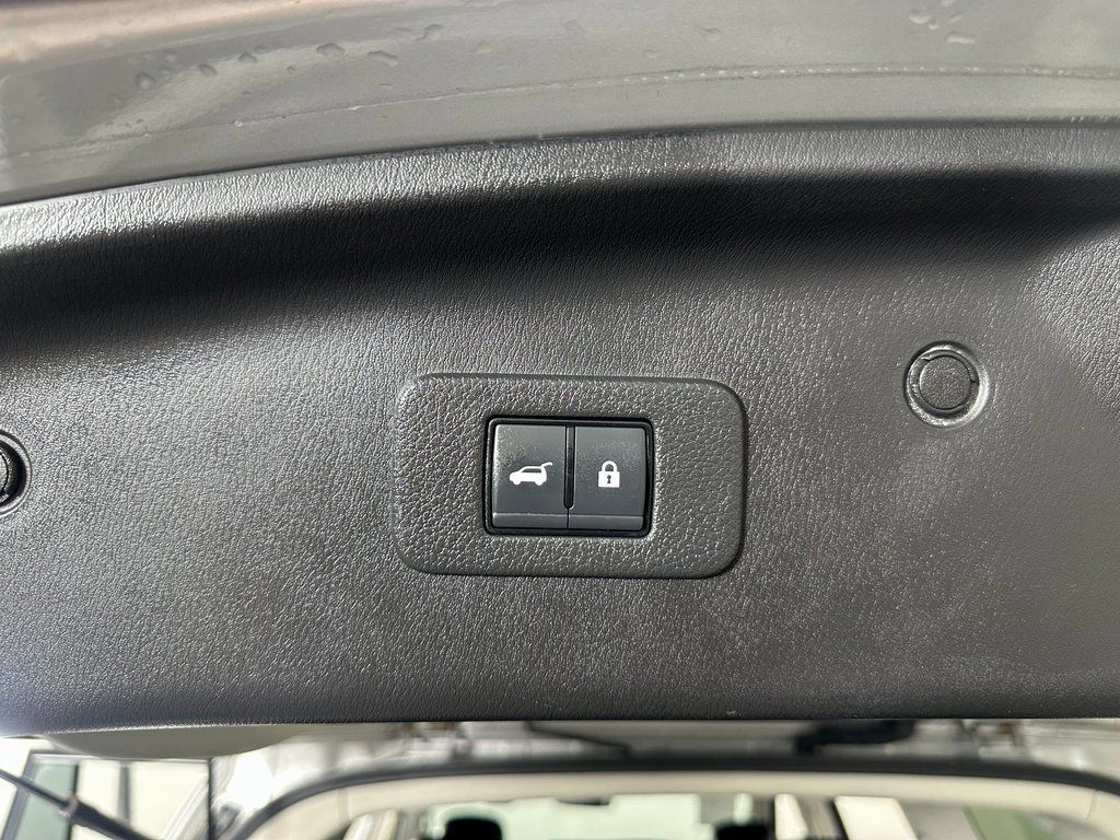 Used 2024 Nissan Armada SL AWD/4WD image 23