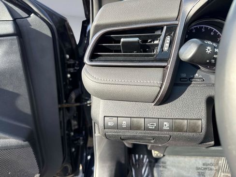 Used 2021 Toyota Camry SE image 32