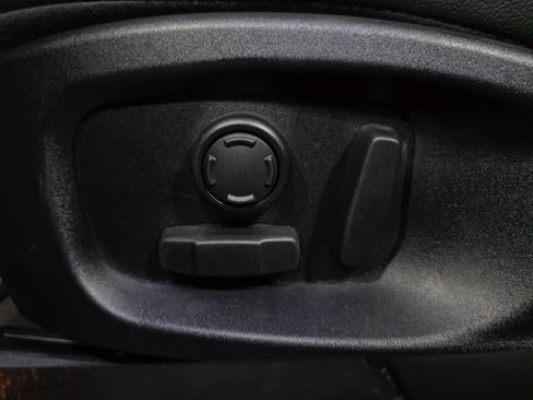 Used 2017 Jaguar XF R-Sport image 29