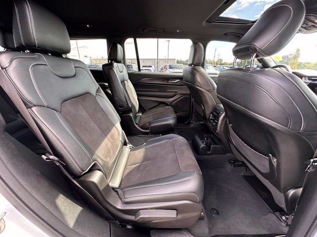 Used 2023 Jeep Grand Cherokee L Altitude AWD/4WD image 33