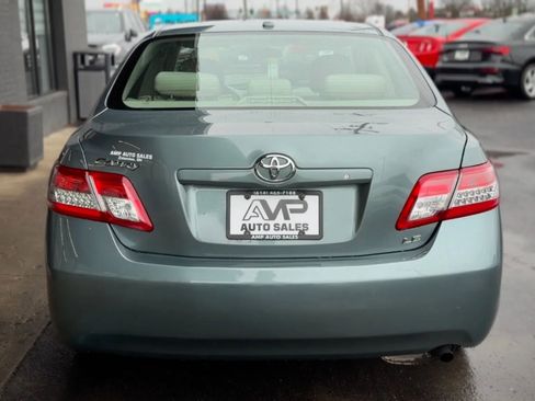 Used 2010 Toyota Camry FWD image 4