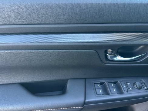 Used 2025 Honda CR-V Sport-L image 11