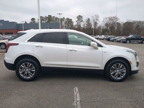 Used 2021 Cadillac XT5 Premium Luxury image 3