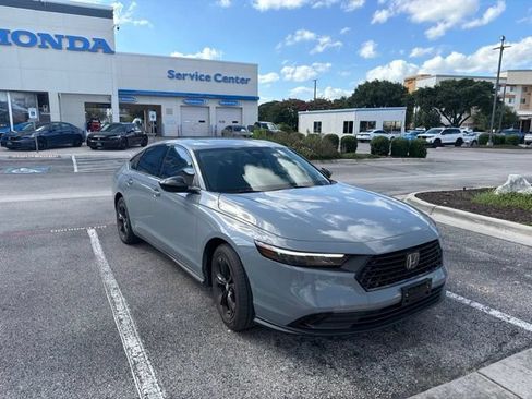 Used 2025 Honda Accord SE image 4