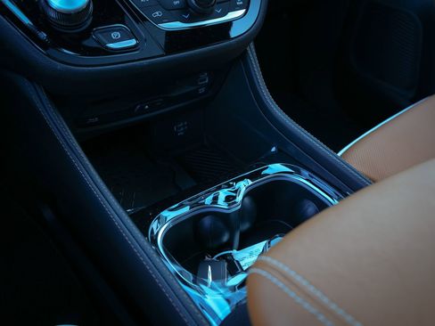 New 2026 Chrysler Pacifica Pinnacle FWD image 28
