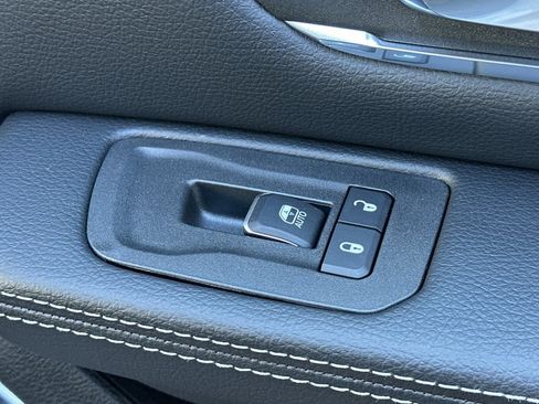 Used 2025 RAM 1500 Laramie image 21