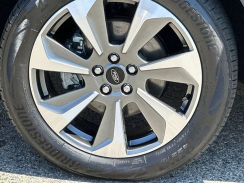Used 2024 Ford Escape Platinum w/ Premium Technology Package AWD/4WD image 39