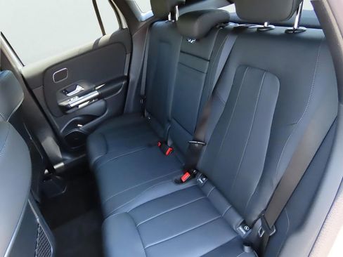 Certified 2025 Mercedes-Benz GLA 250 4MATIC image 45