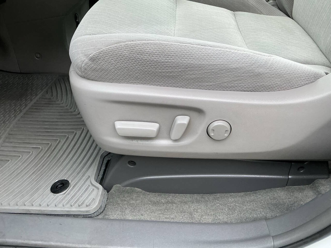 Used 2017 Toyota Sienna LE FWD image 21