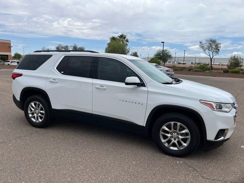 Used 2020 Chevrolet Traverse LT FWD image 5