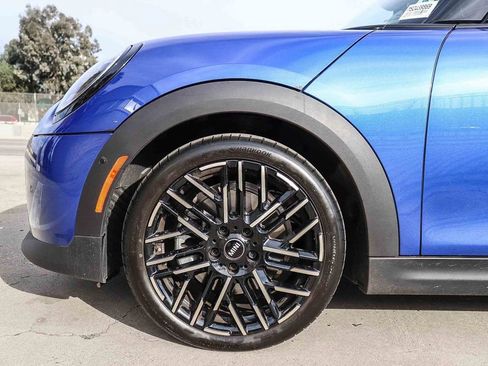 Used 2025 MINI Cooper 2-Door Hardtop image 12