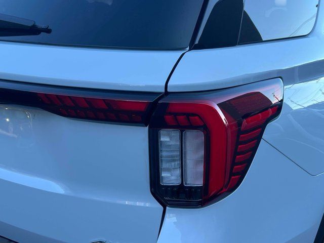 Used 2026 Ford Explorer Active AWD/4WD image 10