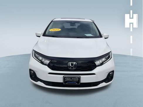 Used 2025 Honda Odyssey Touring image 2