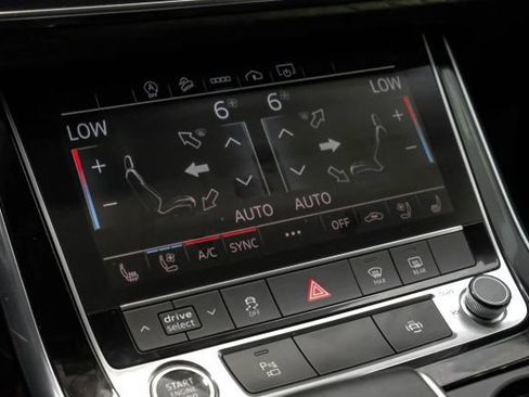 Used 2022 Audi Q8 Premium Plus w/ Premium Plus Package AWD/4WD image 33