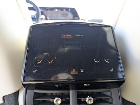 New 2026 Cadillac Vistiq Sport image 20