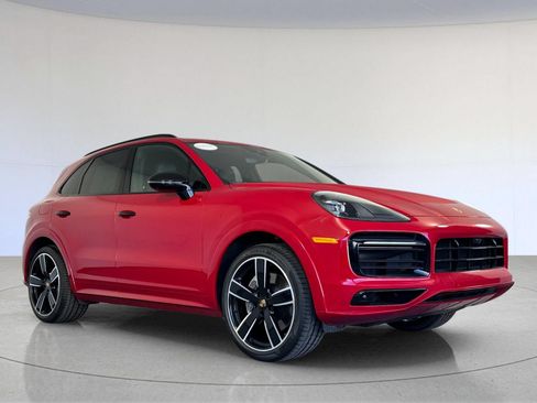 Certified 2023 Porsche Cayenne AWD/4WD image 10