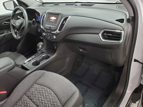 Used 2022 Chevrolet Equinox LT image 12