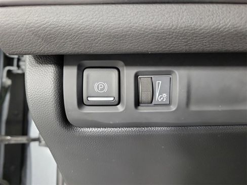 Certified 2025 Cadillac XT4 Premium Luxury image 30