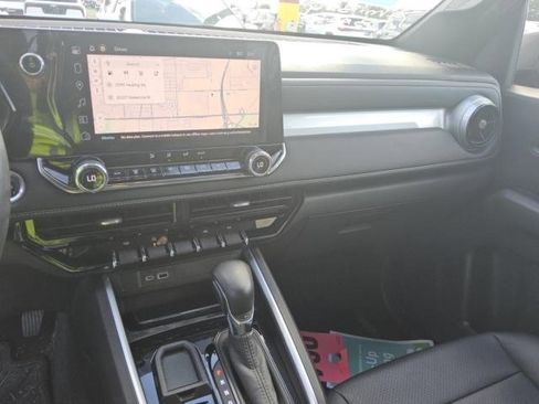 Used 2024 Chevrolet Colorado LT w/ LT Convenience Package image 3