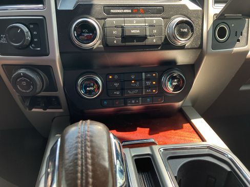 Used 2020 Ford F150 King Ranch w/ Equipment Group 601A Luxury AWD/4WD image 19