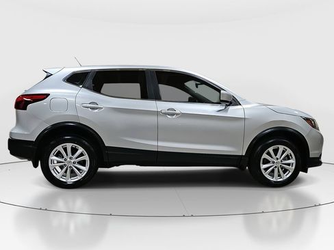 Used 2018 Nissan Rogue Sport S w/ S Appearance Package image 4