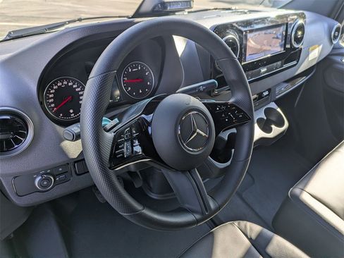 Certified 2025 Mercedes-Benz Sprinter 2500 image 5