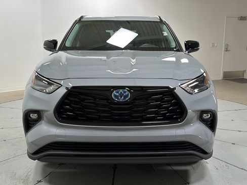 Certified 2024 Toyota Highlander XLE image 2
