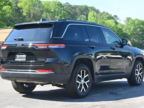 Used 2023 Jeep Grand Cherokee Limited image 9