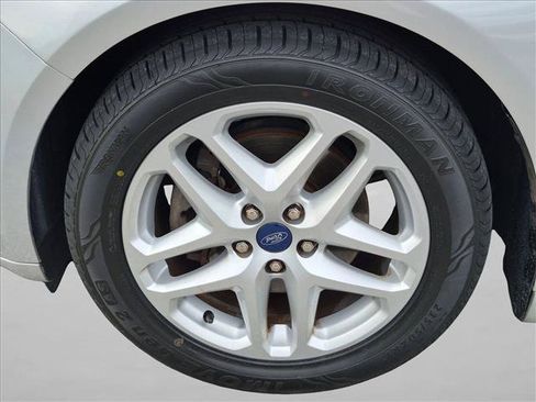 Used 2016 Ford Fusion SE FWD image 22